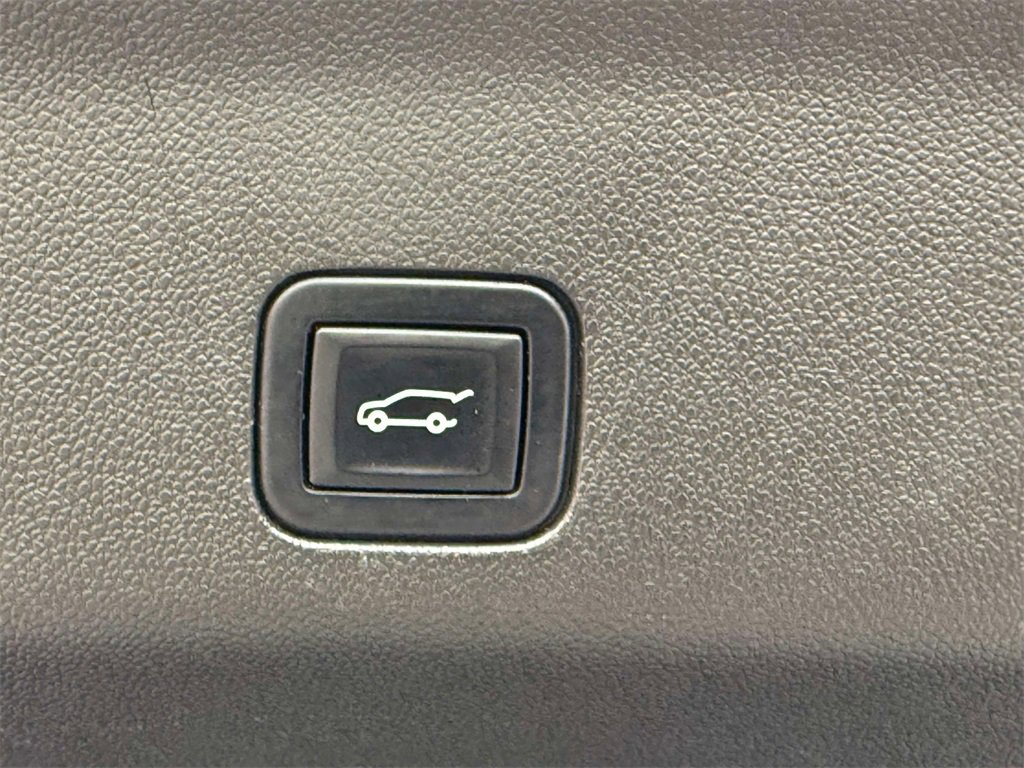 Used 2021 Cadillac Escalade Sport Platinum image 19