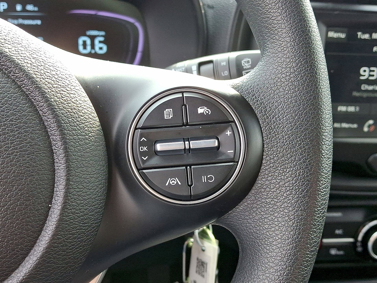 Used 2025 Kia Soul LX FWD image 18
