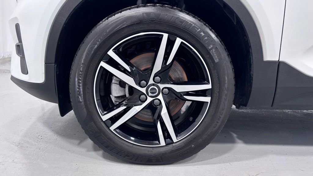 Used 2023 Volvo XC40 B5 Plus w/ Climate Package image 33