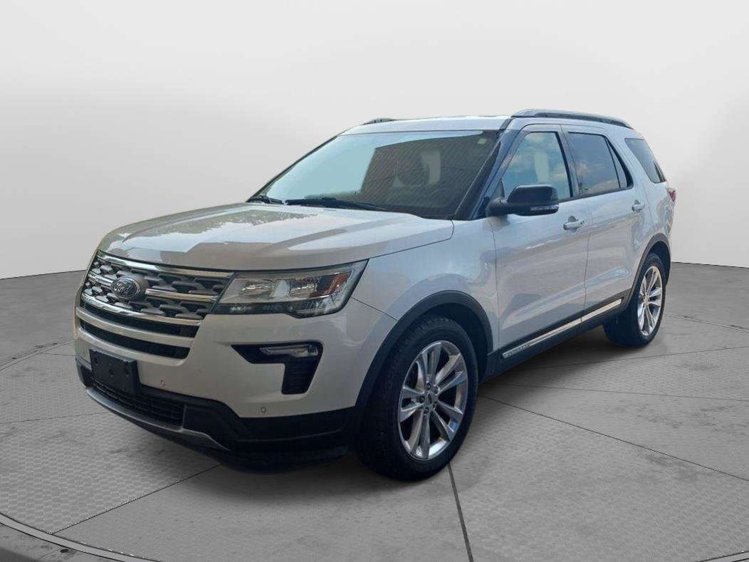 Used 2018 Ford Explorer XLT w/ Equipment Group 202A FWD image 20