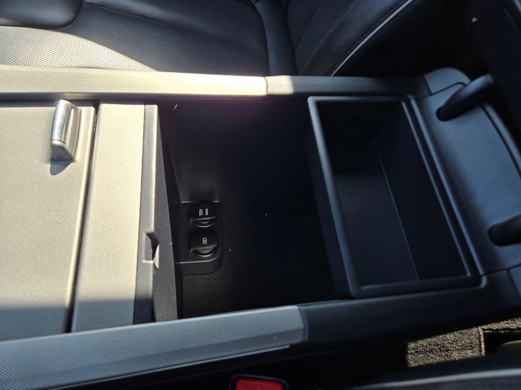 Used 2022 Hyundai Palisade Calligraphy image 13