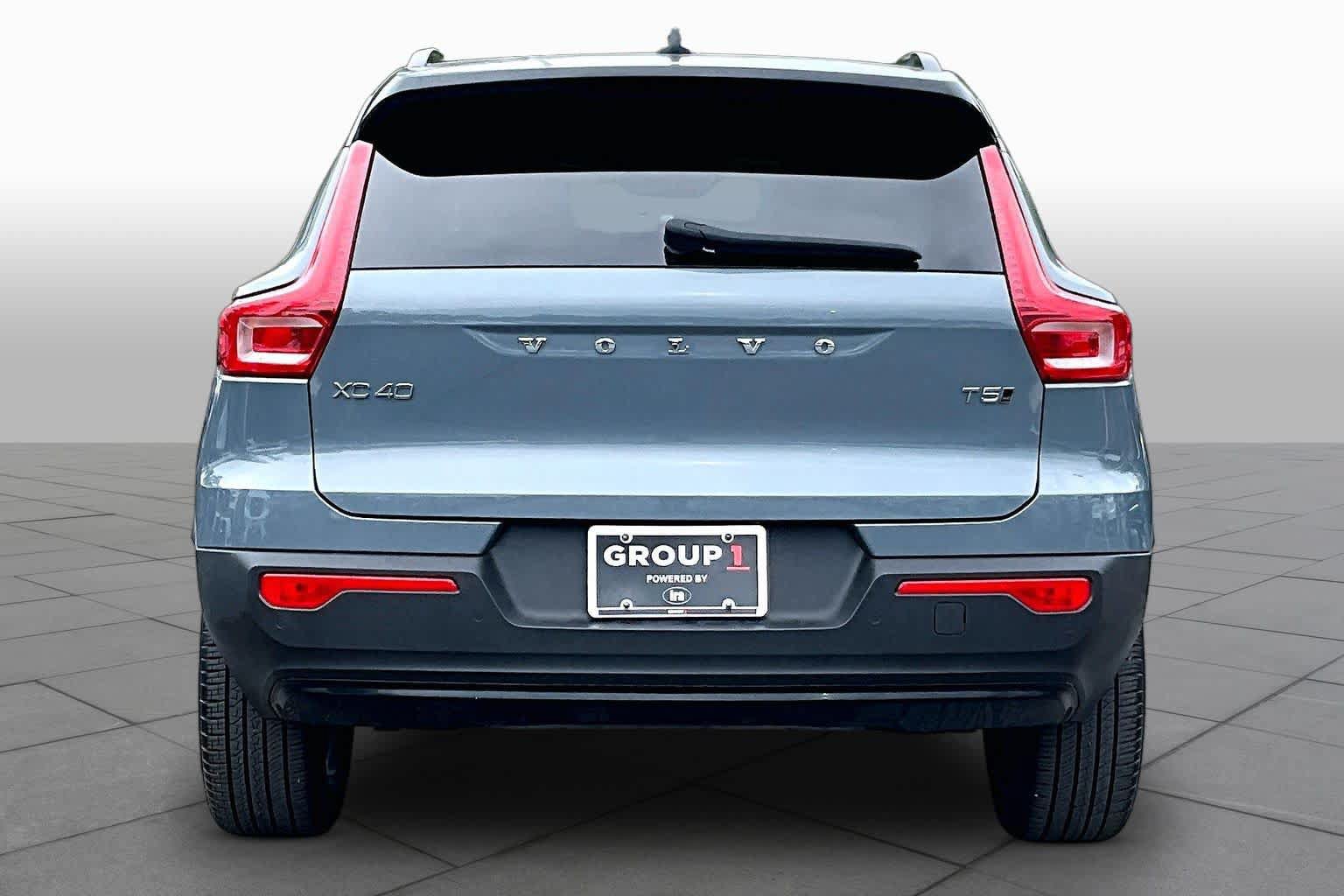 Used 2021 Volvo XC40 T5 R-Design AWD/4WD image 5