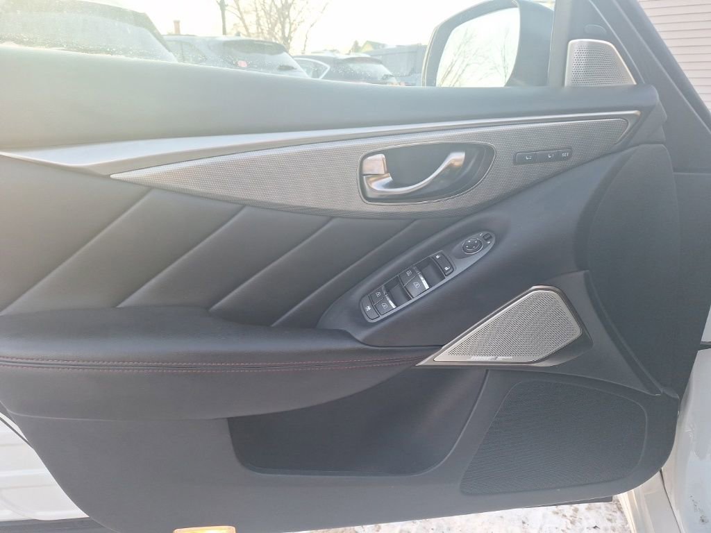 Used 2018 INFINITI Q50 Red Sport 400 w/ Sensory Package (Sport) image 18