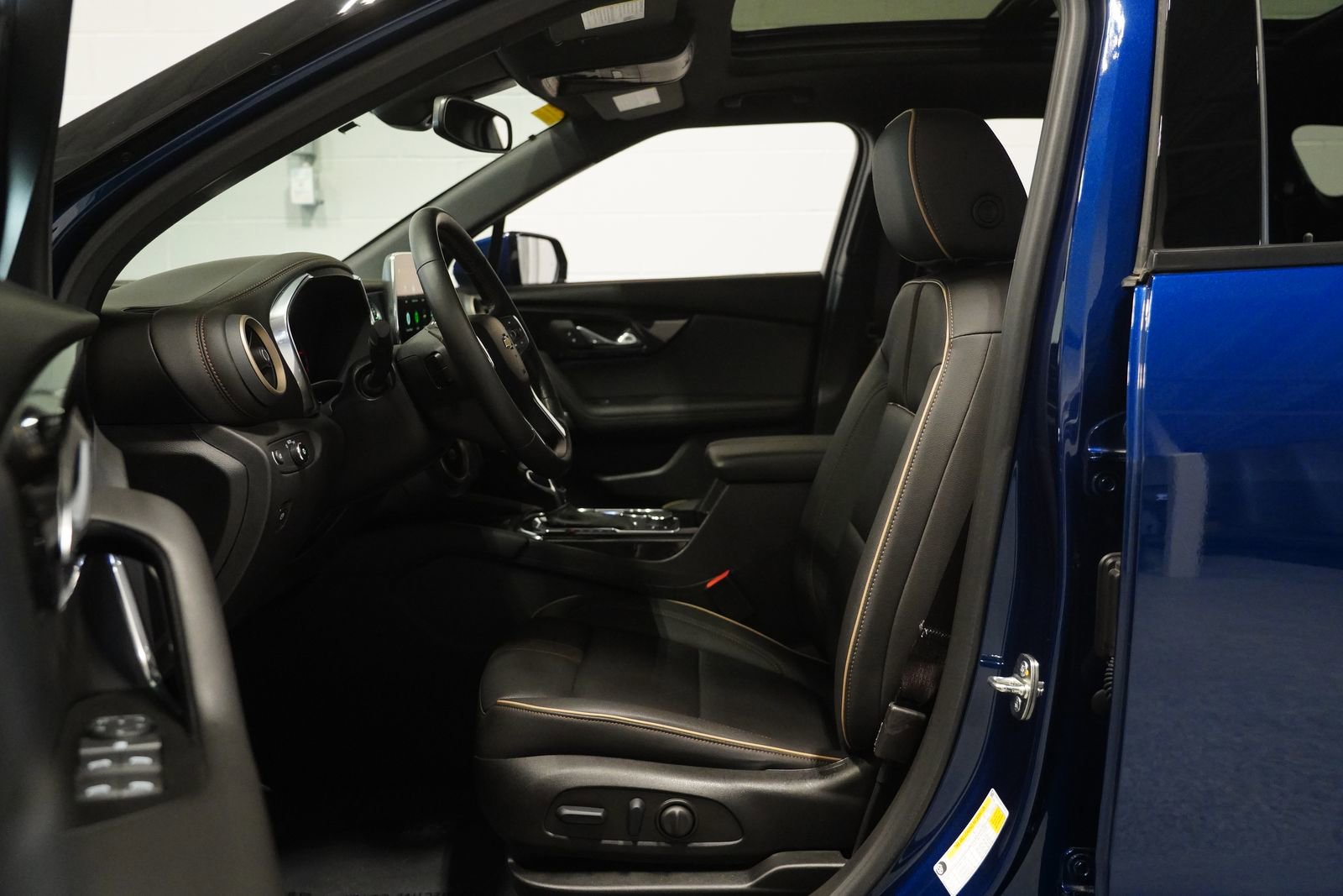 Used 2023 Chevrolet Blazer Premier image 12