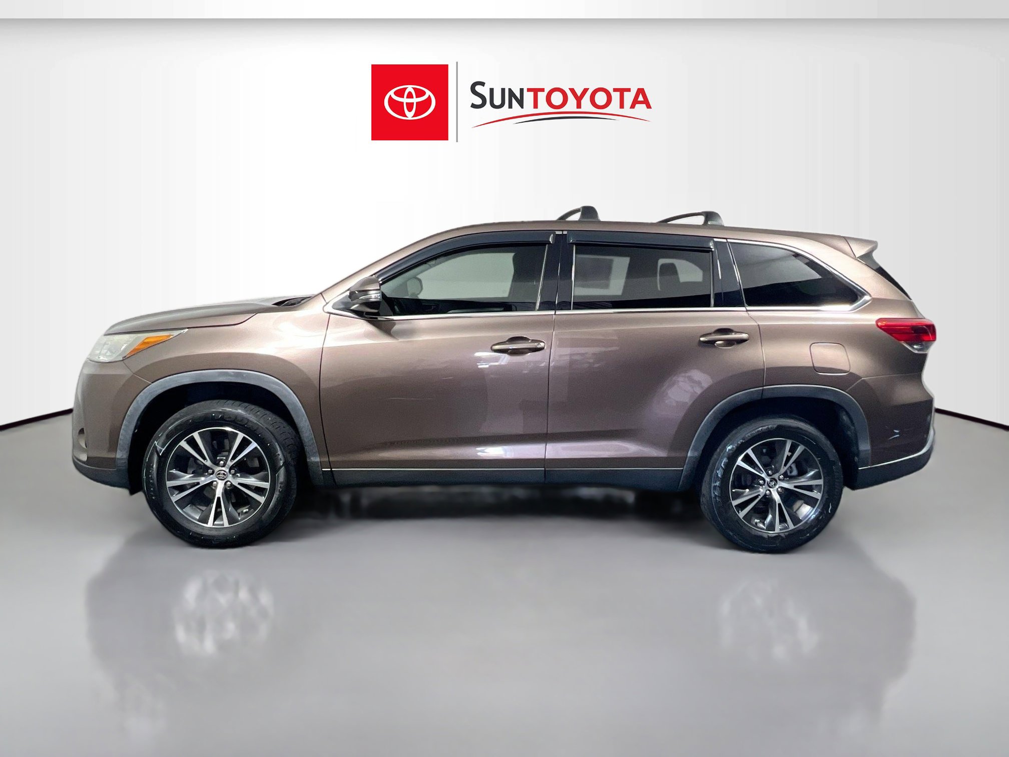 Used 2019 Toyota Highlander LE image 7