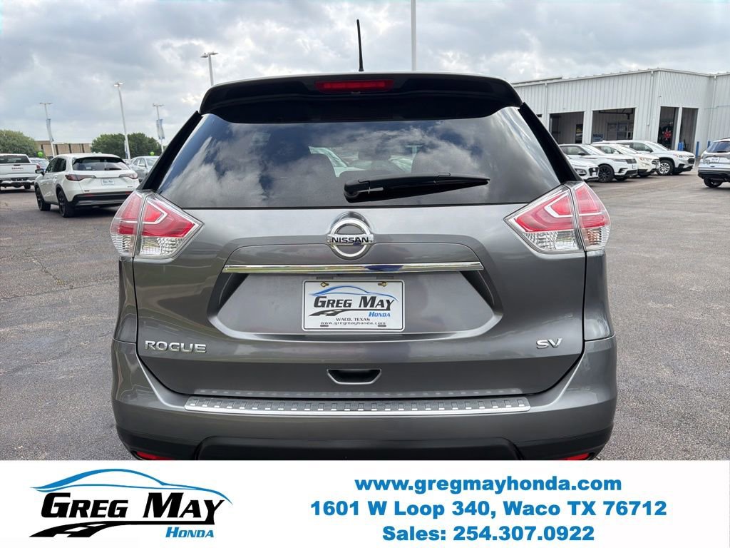 Used 2015 Nissan Rogue SV w/ SV Premium Package image 2