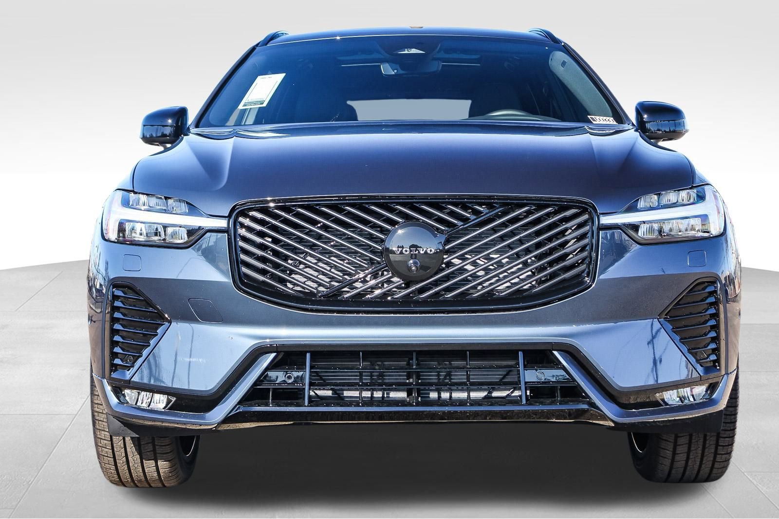 New 2026 Volvo XC60 B5 Ultra w/ Climate Package PRO image 2