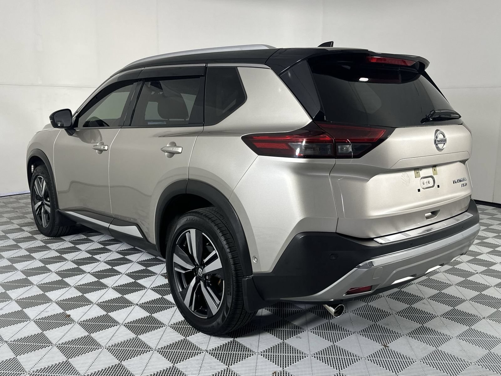 Certified 2021 Nissan Rogue Platinum AWD/4WD image 6