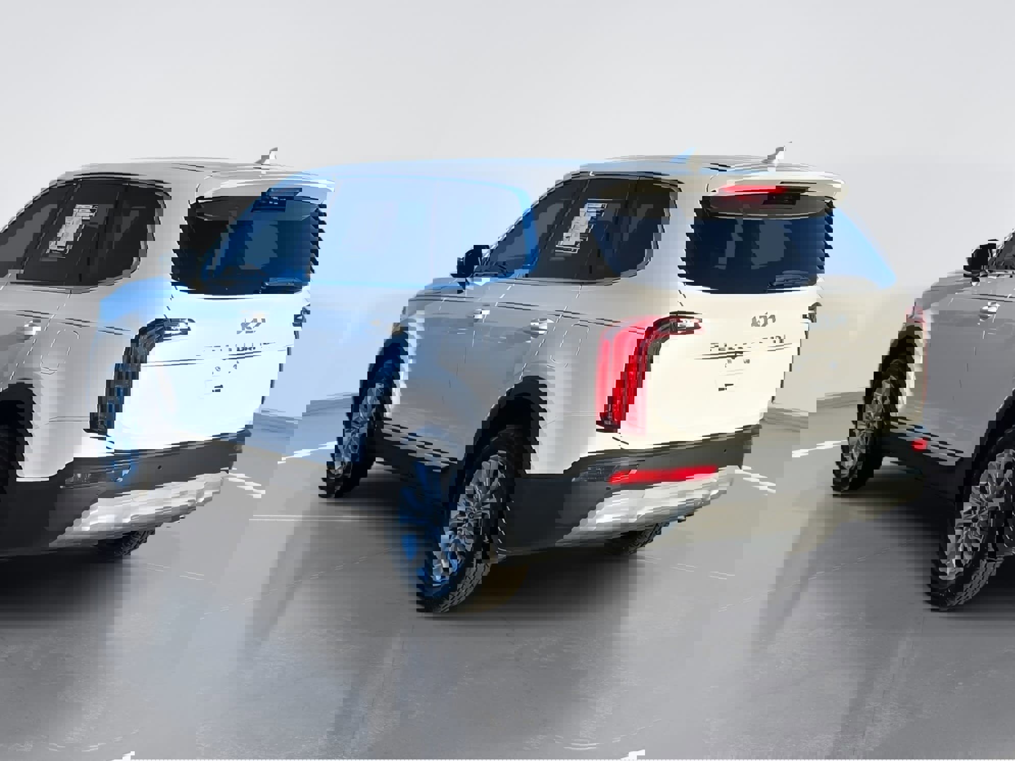 Used 2022 Kia Telluride LX image 5