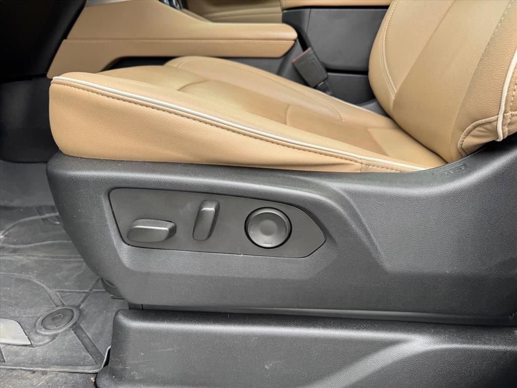 Used 2023 Chevrolet Tahoe Premier w/ Premium Package 2 AWD/4WD image 17