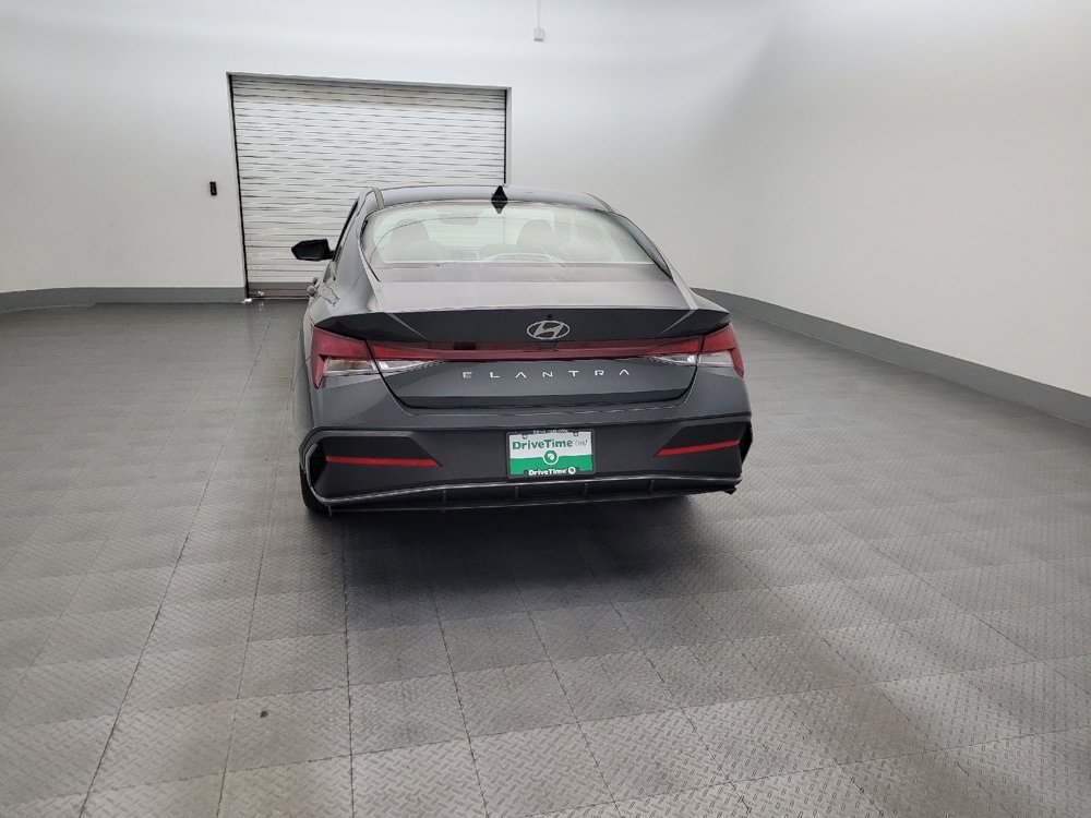 Used 2024 Hyundai Elantra SE FWD image 6