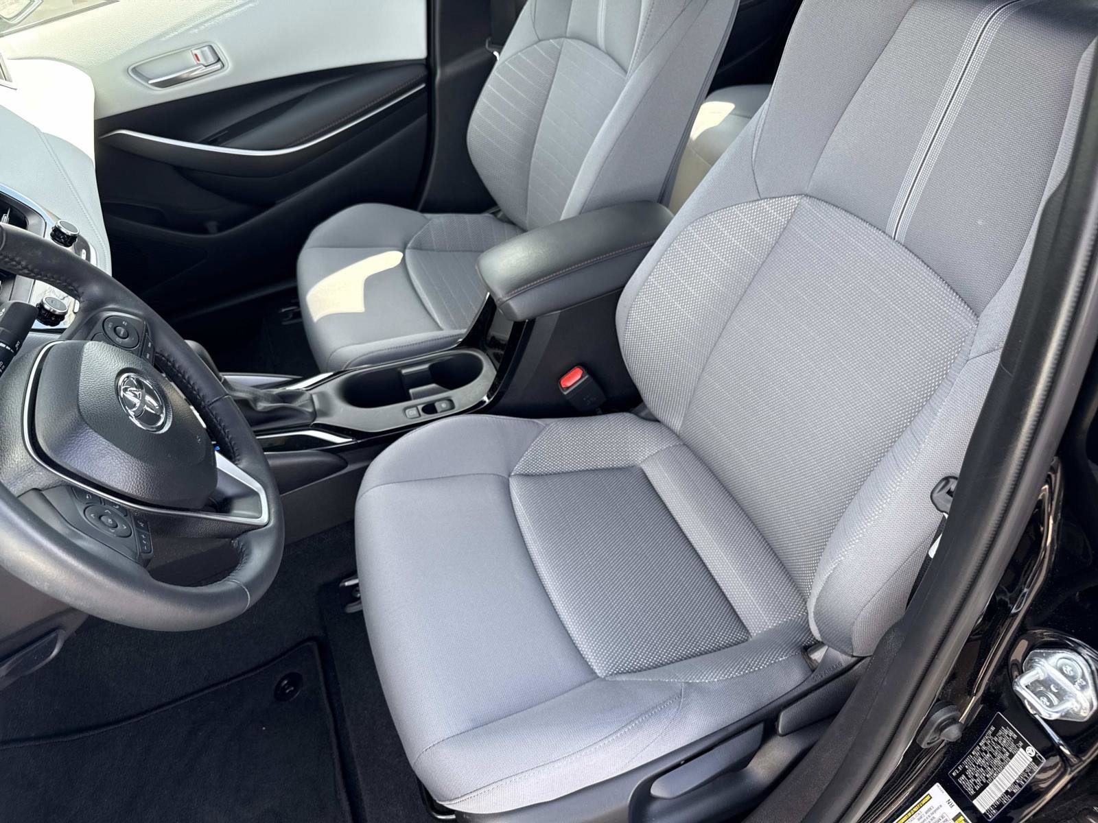 Used 2025 Toyota Corolla SE image 17