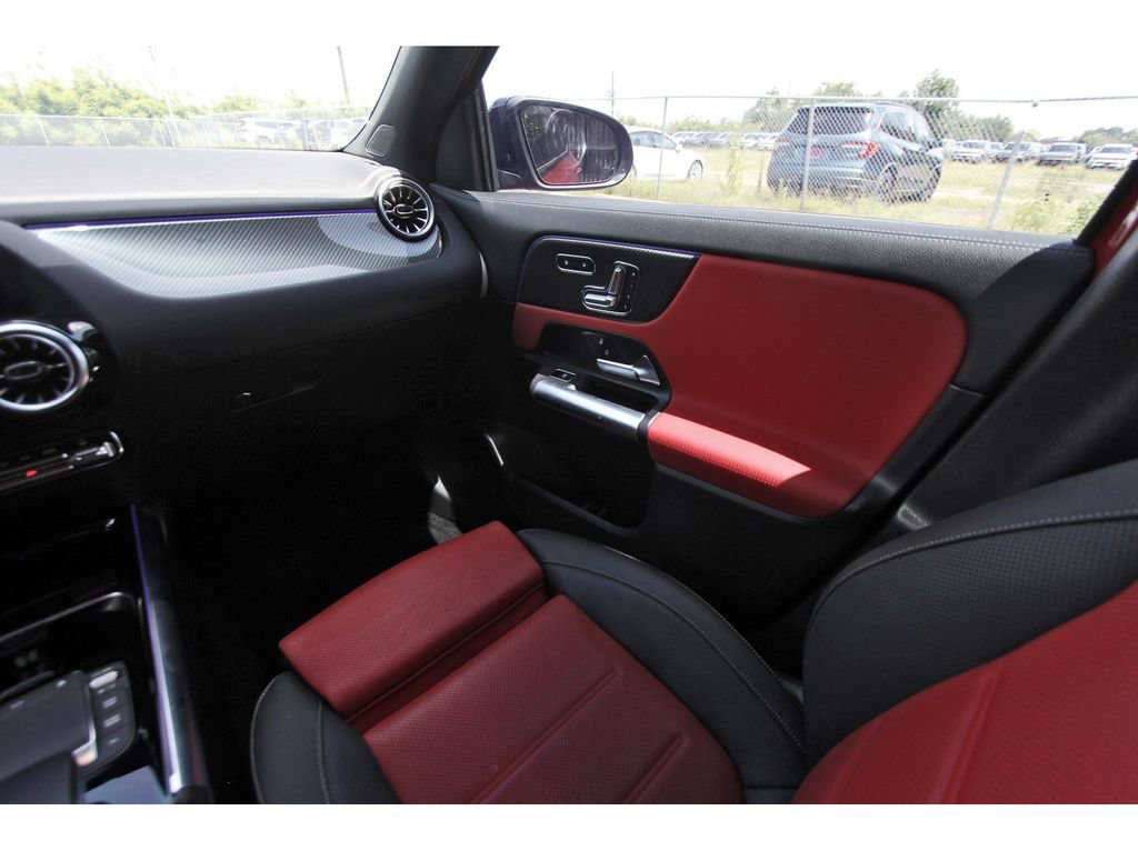 Used 2023 Mercedes-Benz GLA 250 image 11