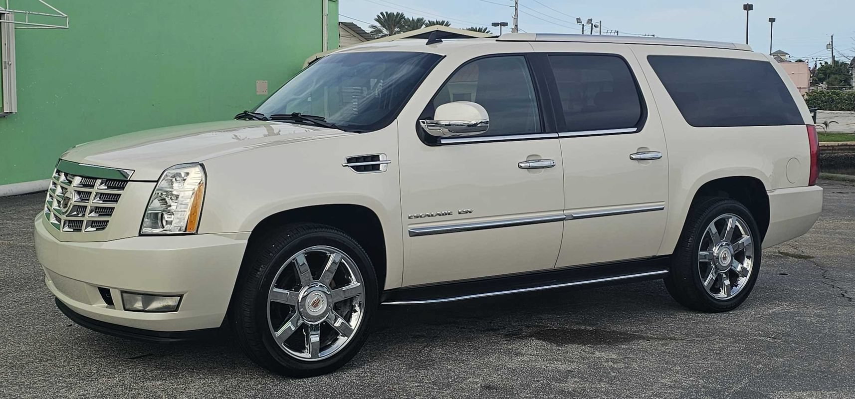 Used 2013 Cadillac Escalade ESV Luxury