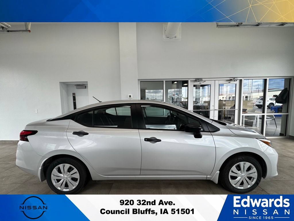 New 2025 Nissan Versa S w/ Trunk Package FWD image 2
