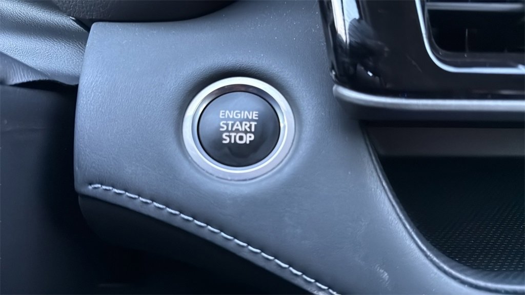 Used 2024 Toyota Highlander LE image 25