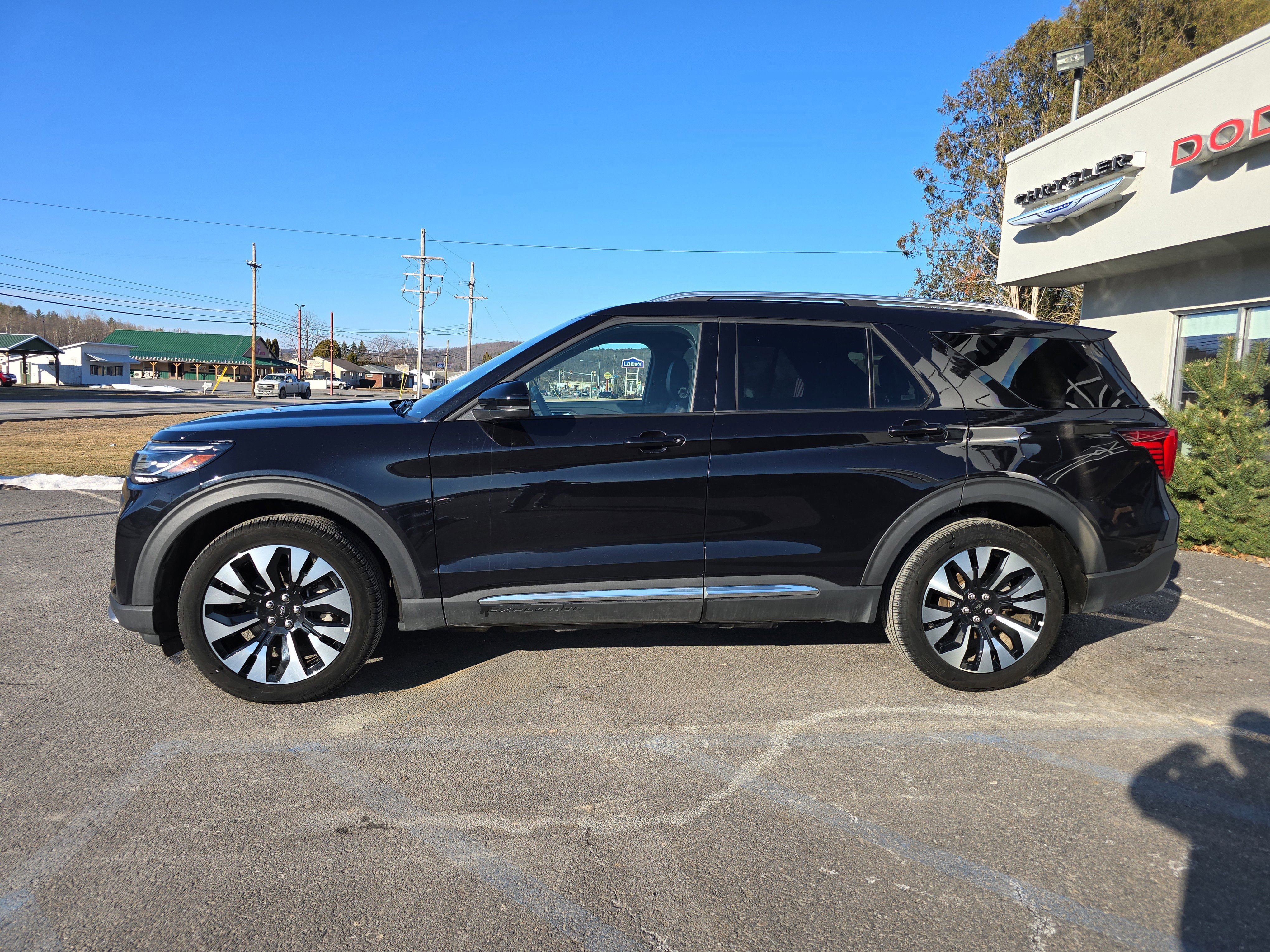 Used 2025 Ford Explorer Platinum w/ LUX Leather Package AWD/4WD image 7