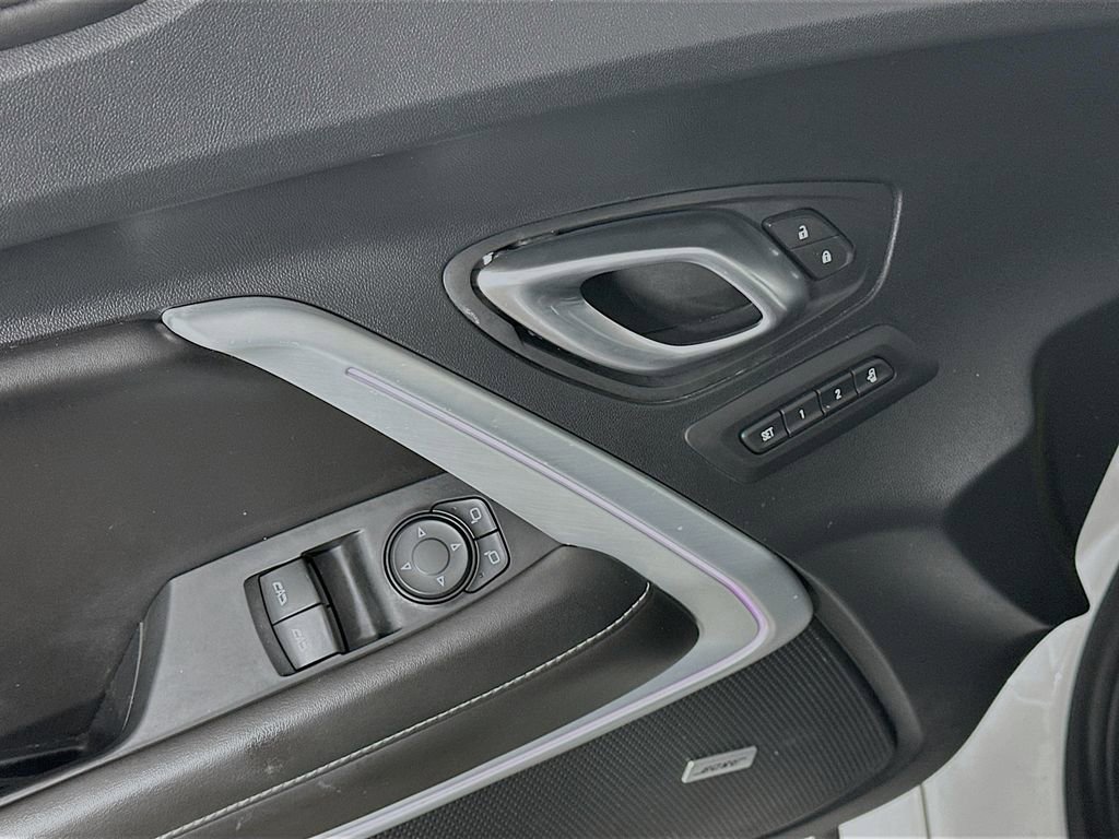 Used 2018 Chevrolet Camaro SS image 22