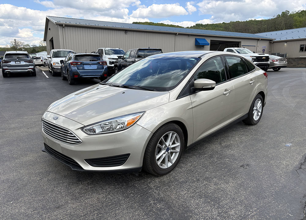 Used 2017 Ford Focus SE FWD image 1