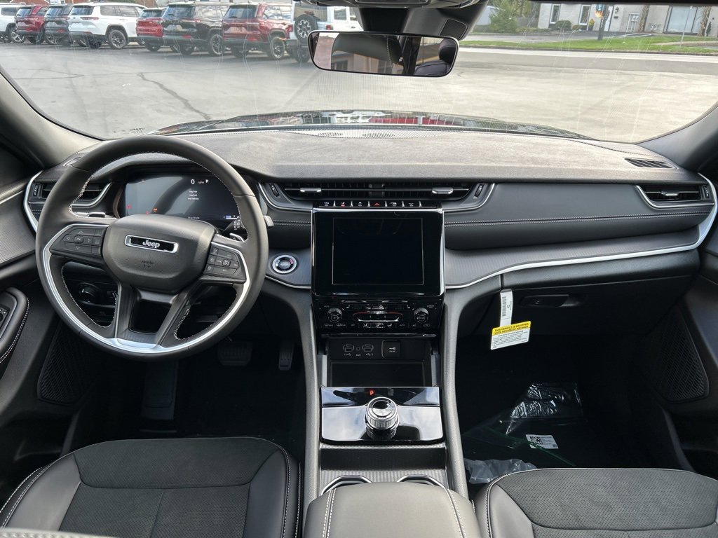 New 2025 Jeep Grand Cherokee image 14
