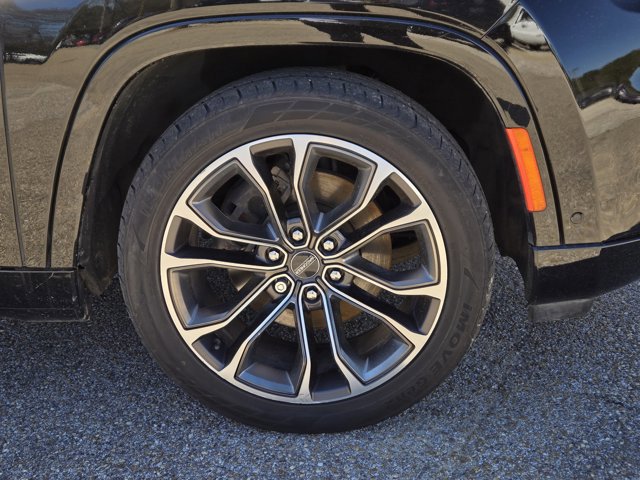 Used 2022 Jeep Grand Wagoneer Series III w/ Rear Seat Video Group 1 image 4