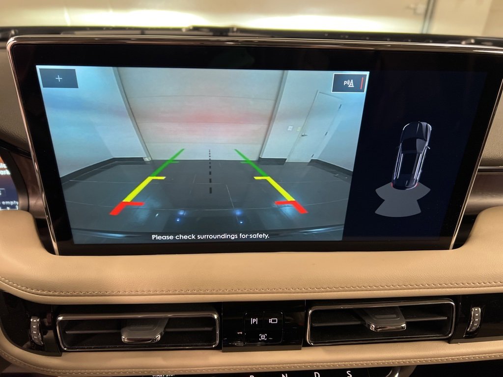 Certified 2023 Lincoln Nautilus Reserve image 12