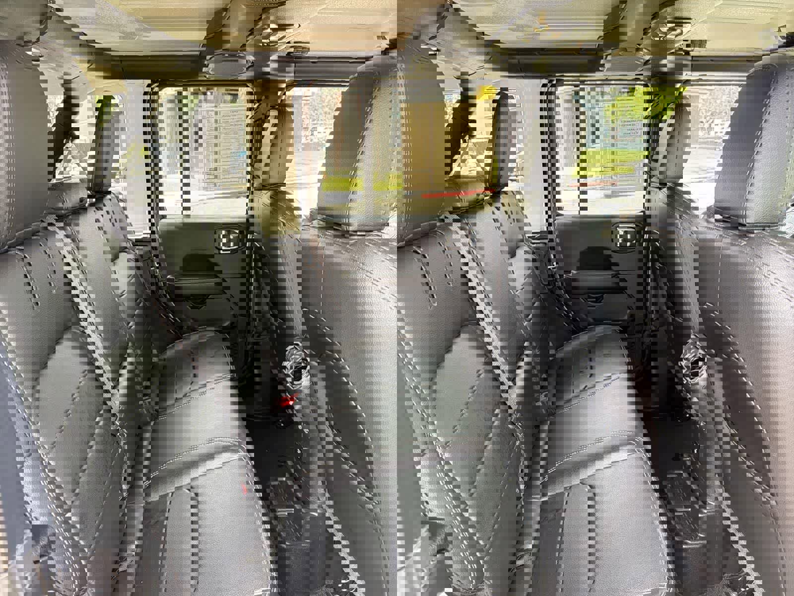 Used 2022 Jeep Wrangler Unlimited Sahara w/ Cold Weather Group image 30