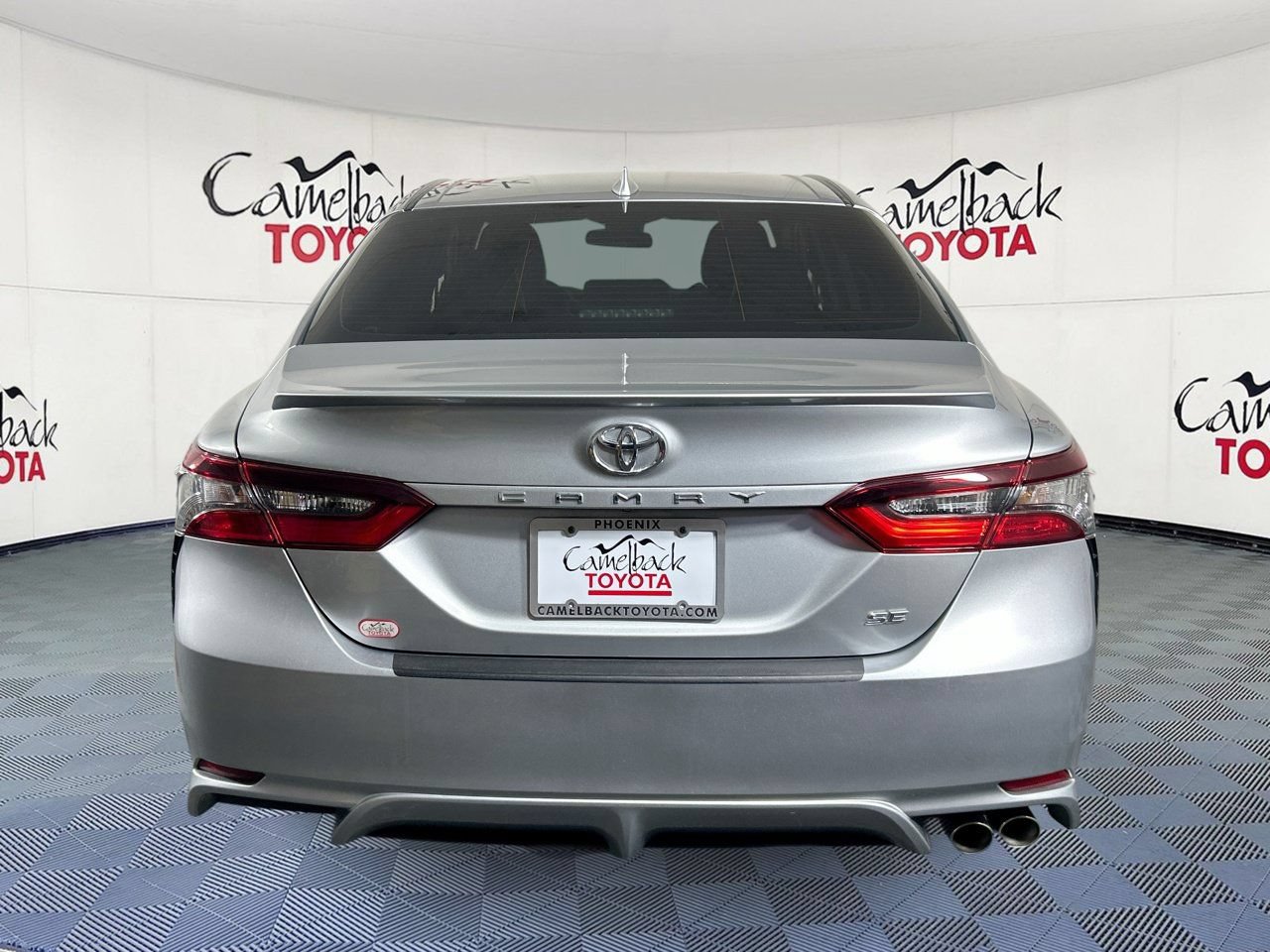 Used 2024 Toyota Camry SE FWD image 7