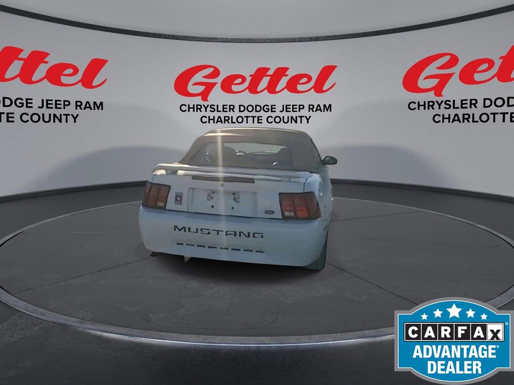 Used 2004 Ford Mustang Convertible image 7