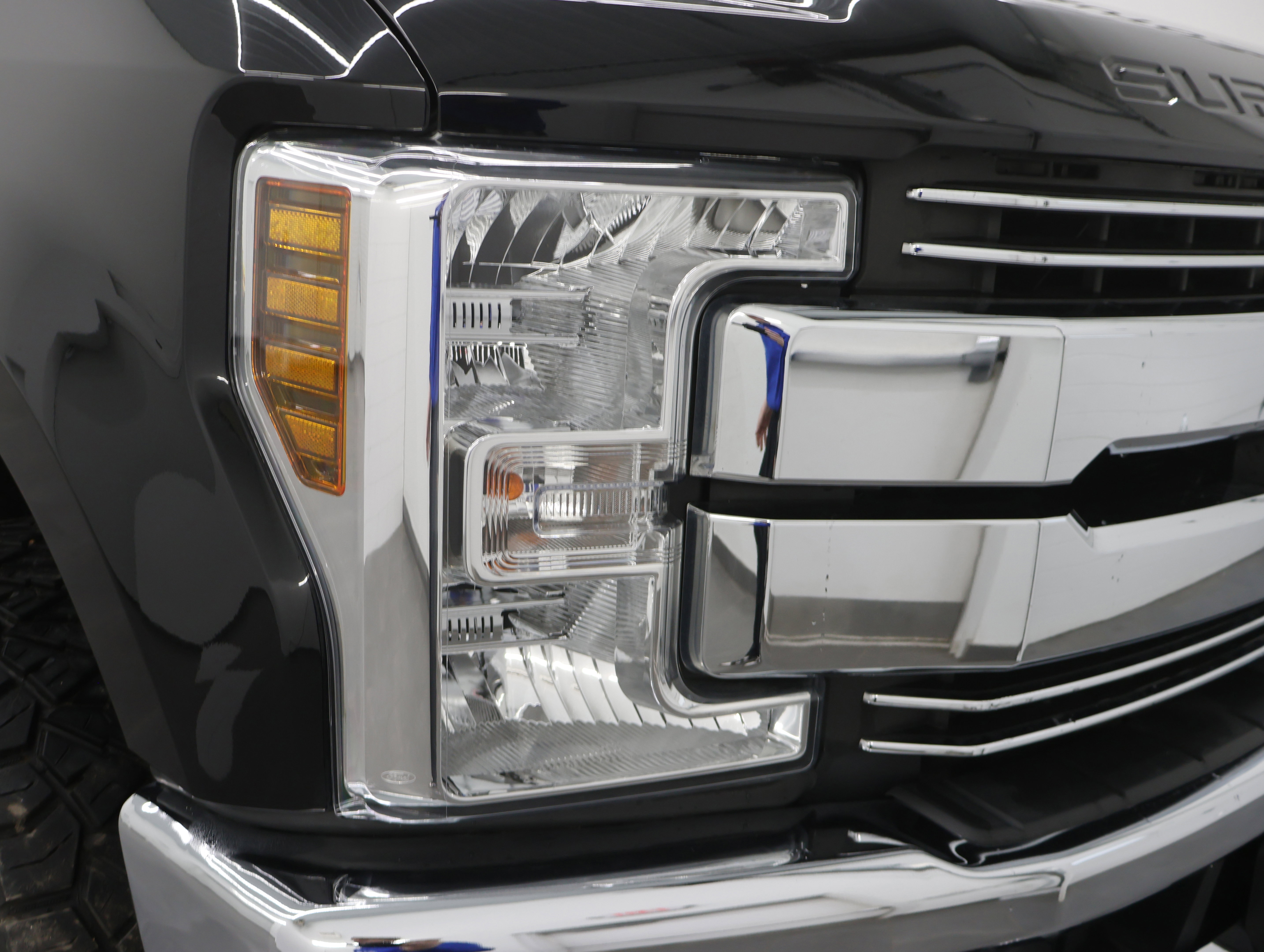 Used 2019 Ford F350 Lariat w/ Chrome Package image 21