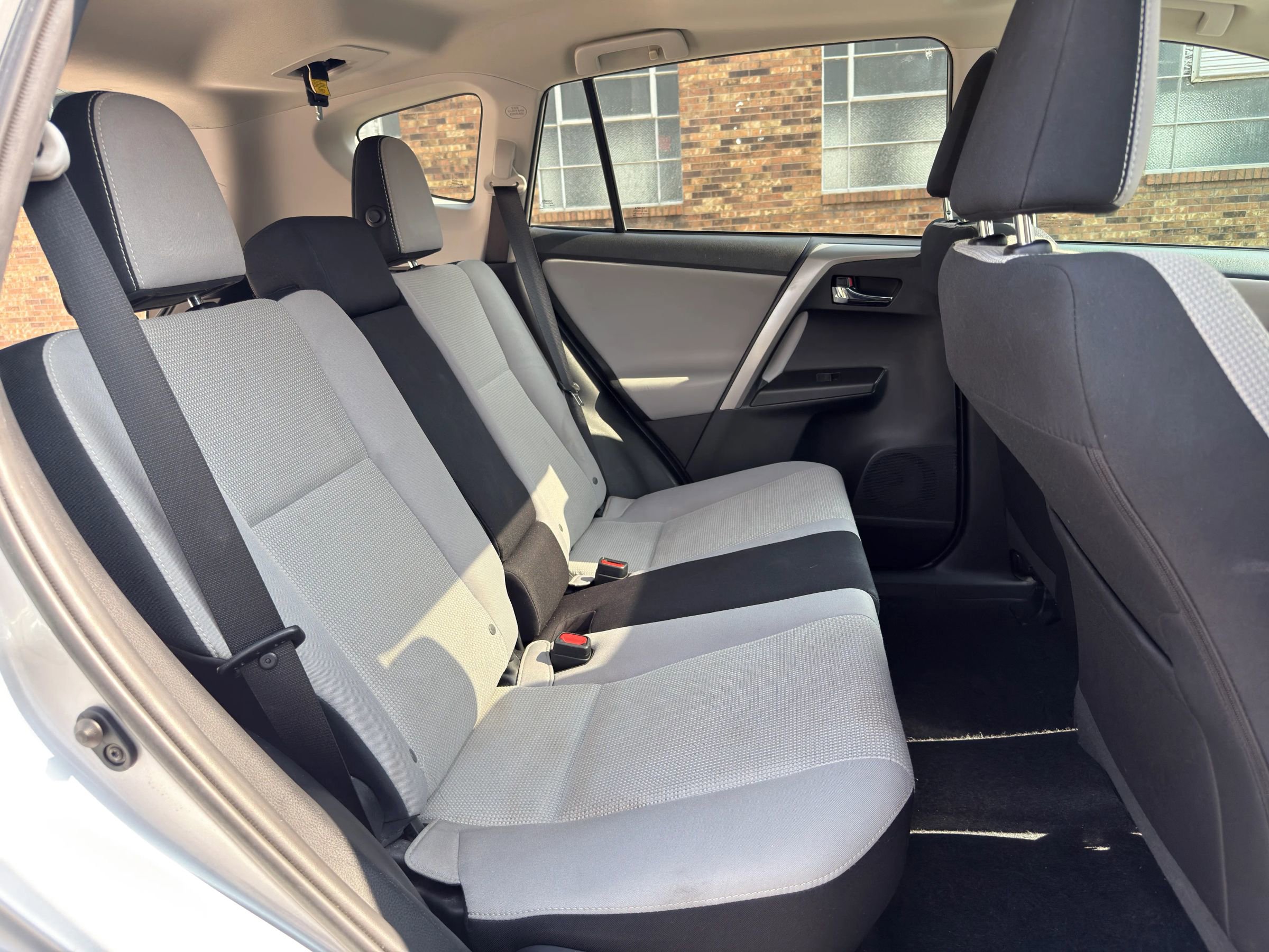 Used 2016 Toyota RAV4 XLE FWD image 19