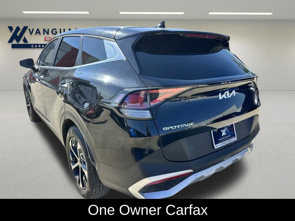 Used 2025 Kia Sportage EX image 2