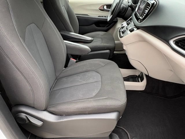 Used 2023 Chrysler Voyager LX FWD image 19