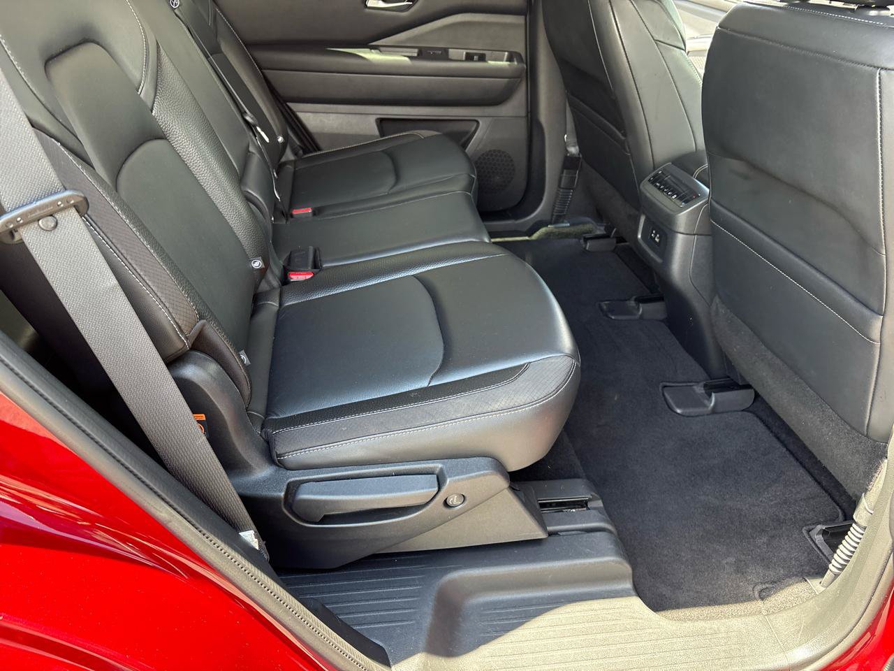 Used 2022 Nissan Pathfinder SL AWD/4WD image 31