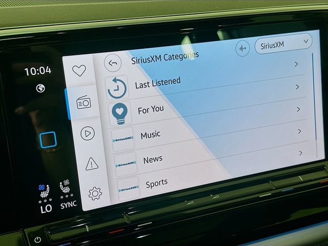 Used 2025 Volkswagen Atlas Peak Edition SE AWD/4WD image 15