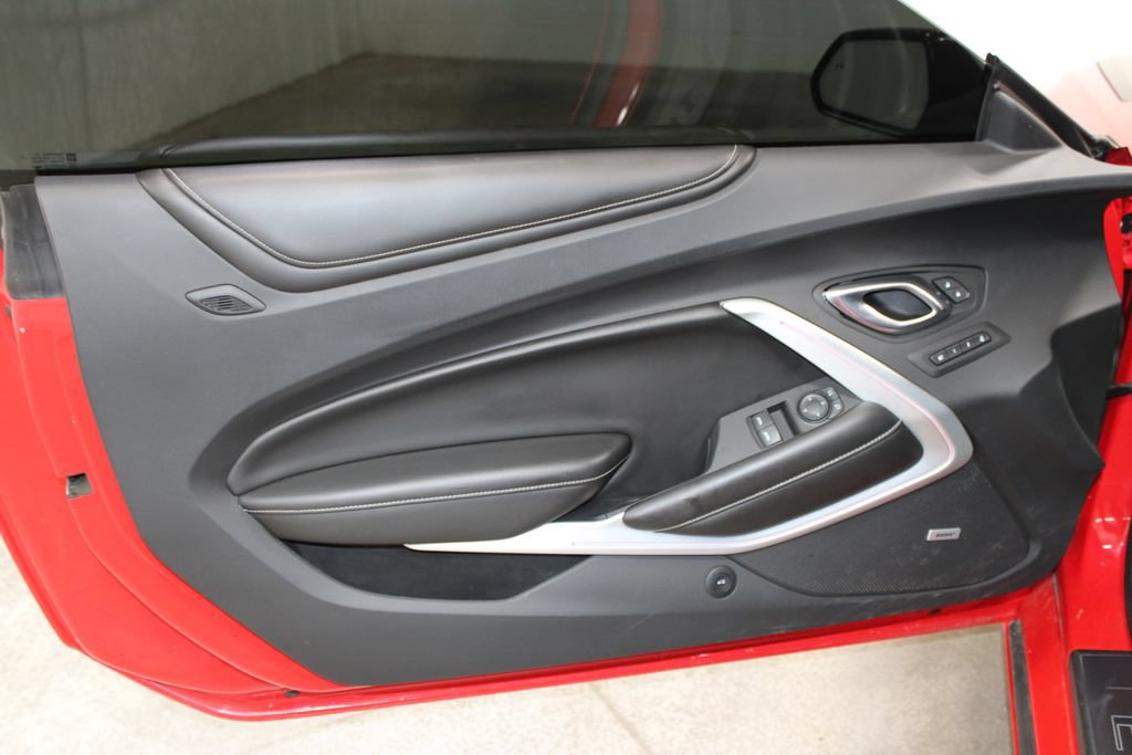 Used 2018 Chevrolet Camaro SS RWD image 19