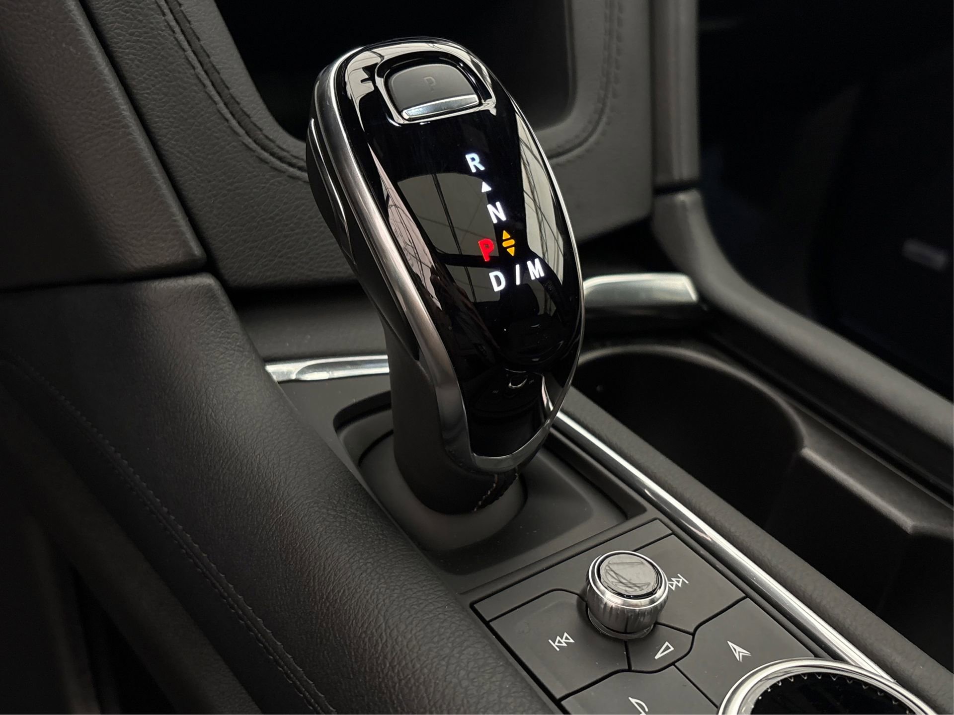 New 2025 Cadillac XT6 Premium Luxury image 30