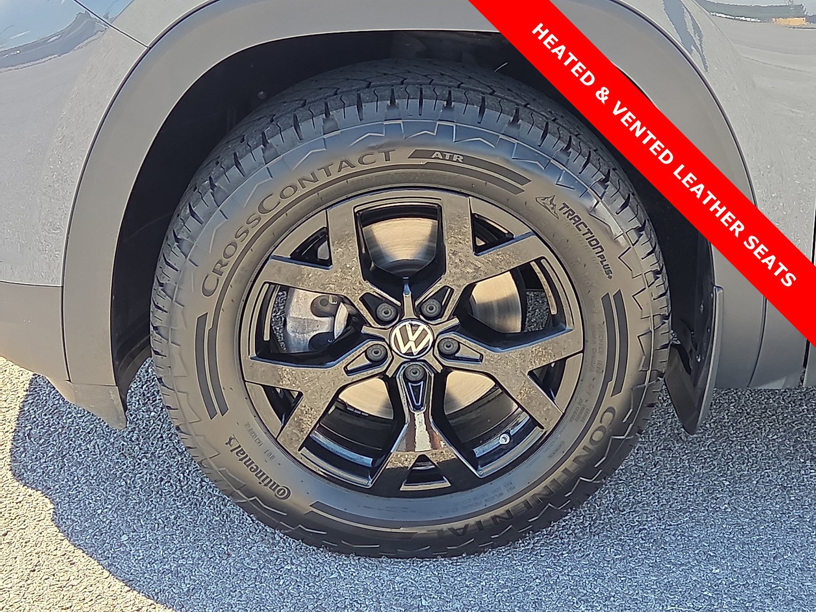 Used 2025 Volkswagen Atlas Peak Edition SE AWD/4WD image 7