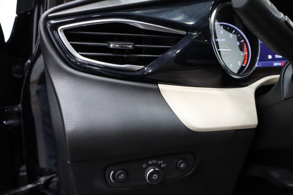 Used 2020 Buick Encore GX Select image 18