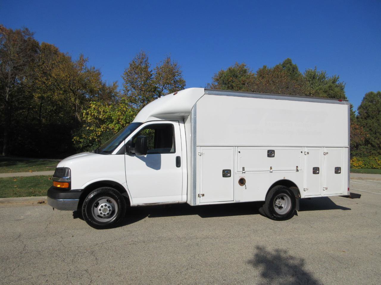 Used 2016 Chevrolet Express 3500 RWD image 21
