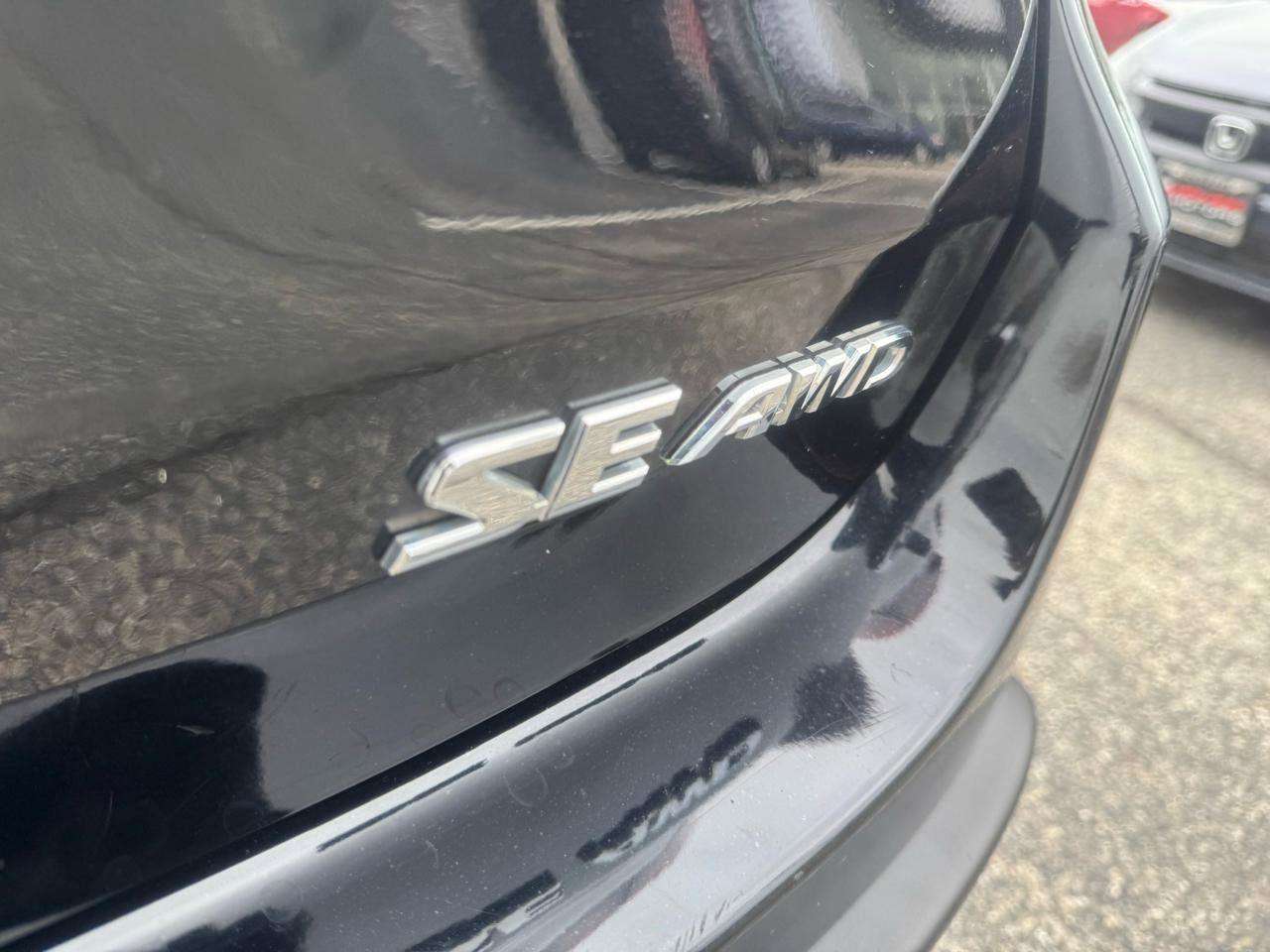 Used 2017 Toyota Highlander SE AWD/4WD image 16