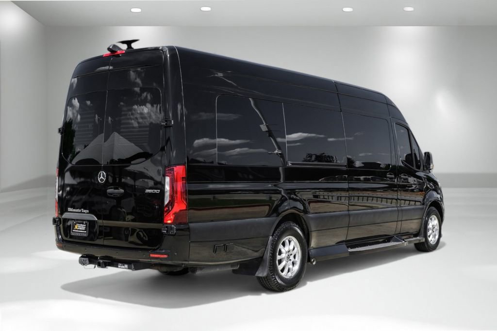 Used 2020 Mercedes-Benz Sprinter 3500 w/ Windows All Around Package image 6