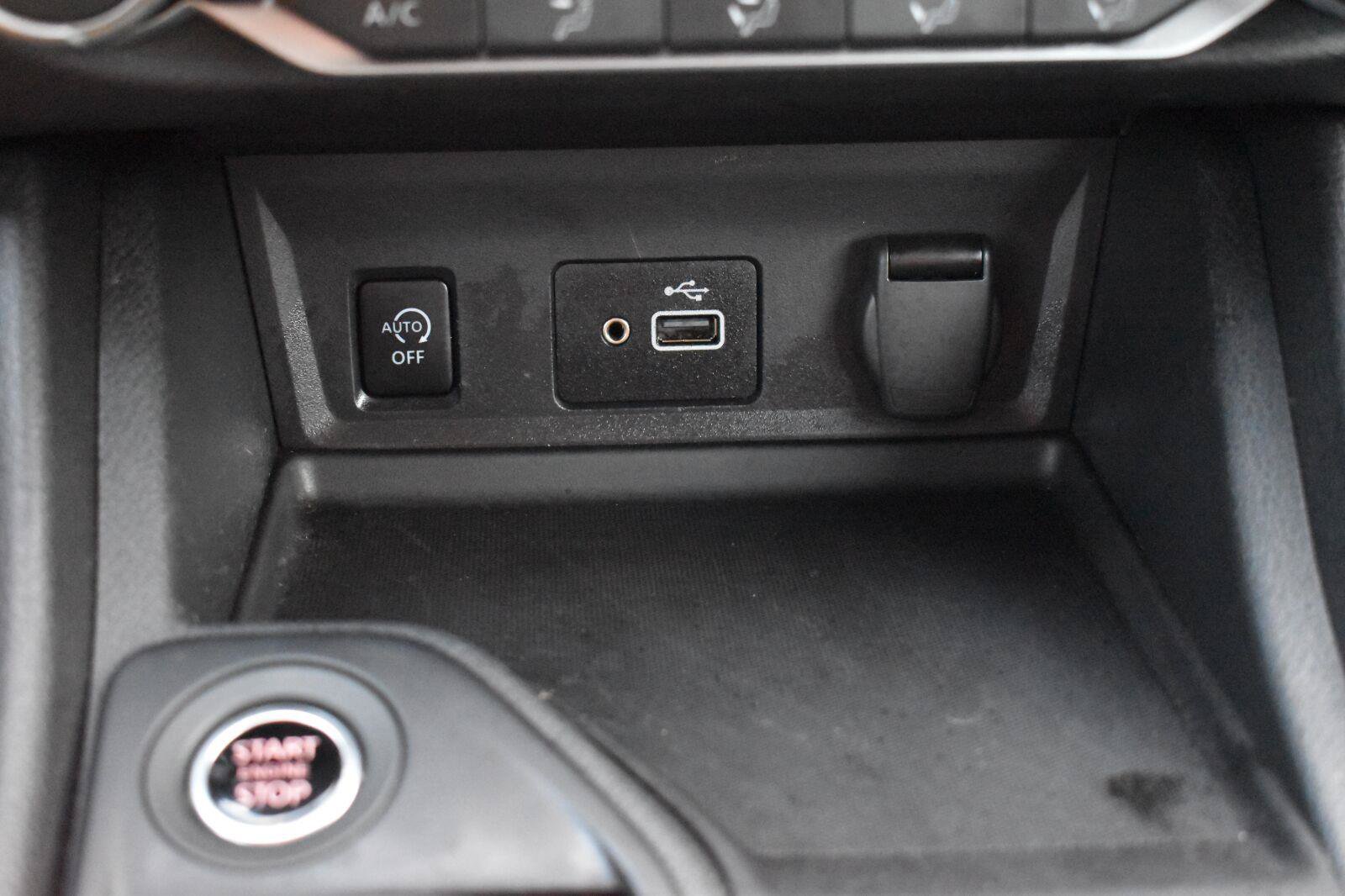 Used 2025 Nissan Sentra S FWD image 35