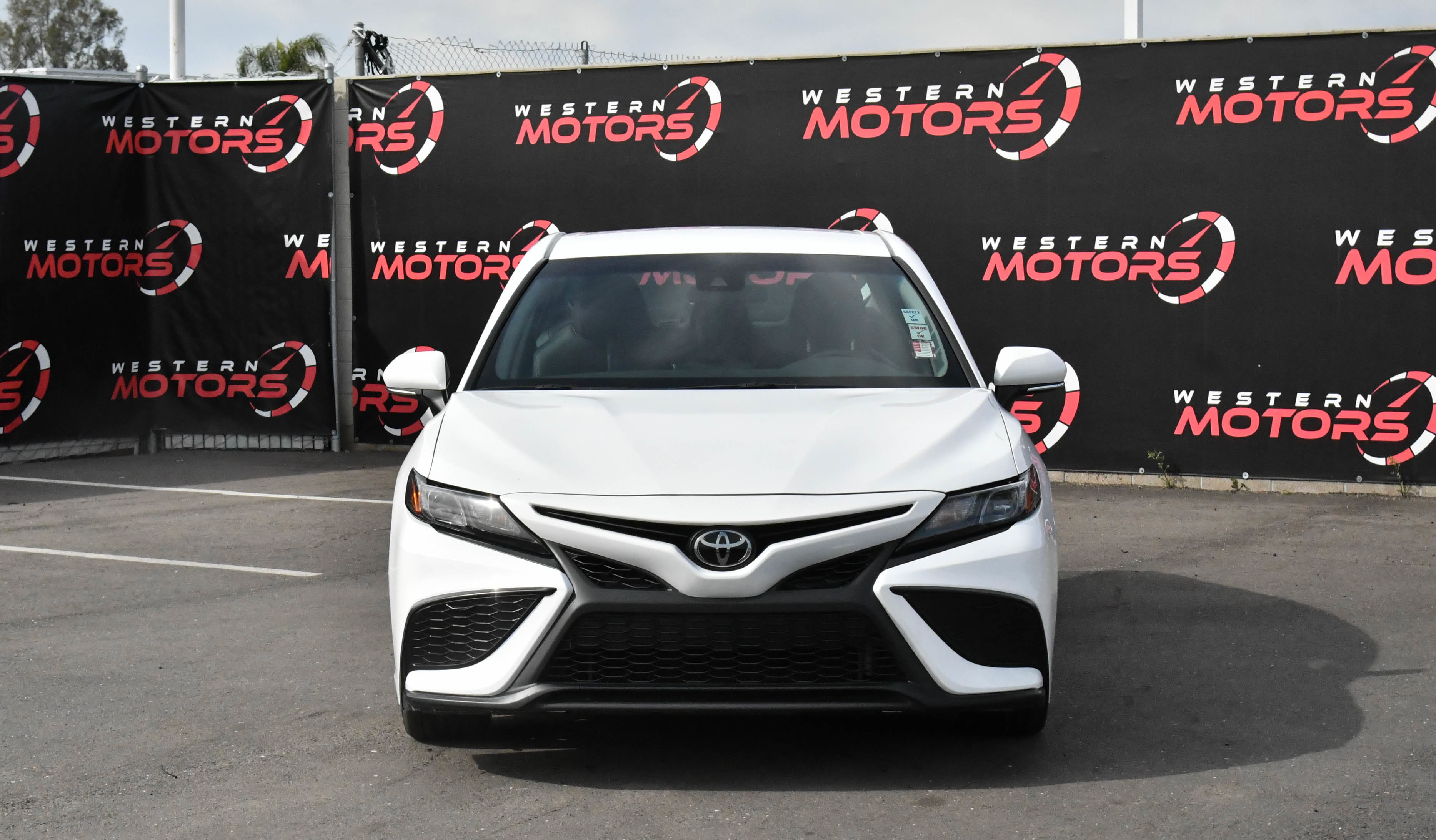 Used 2024 Toyota Camry SE image 2