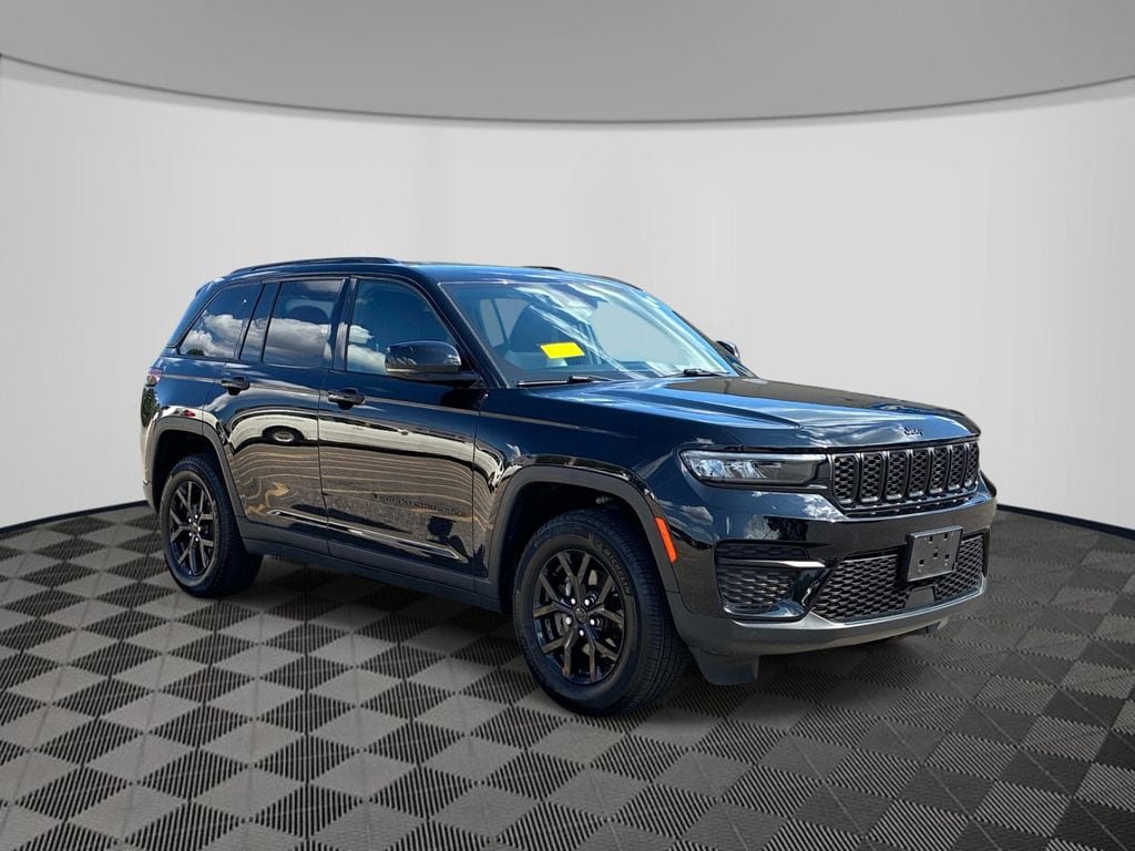 Certified 2024 Jeep Grand Cherokee Altitude AWD/4WD image 3