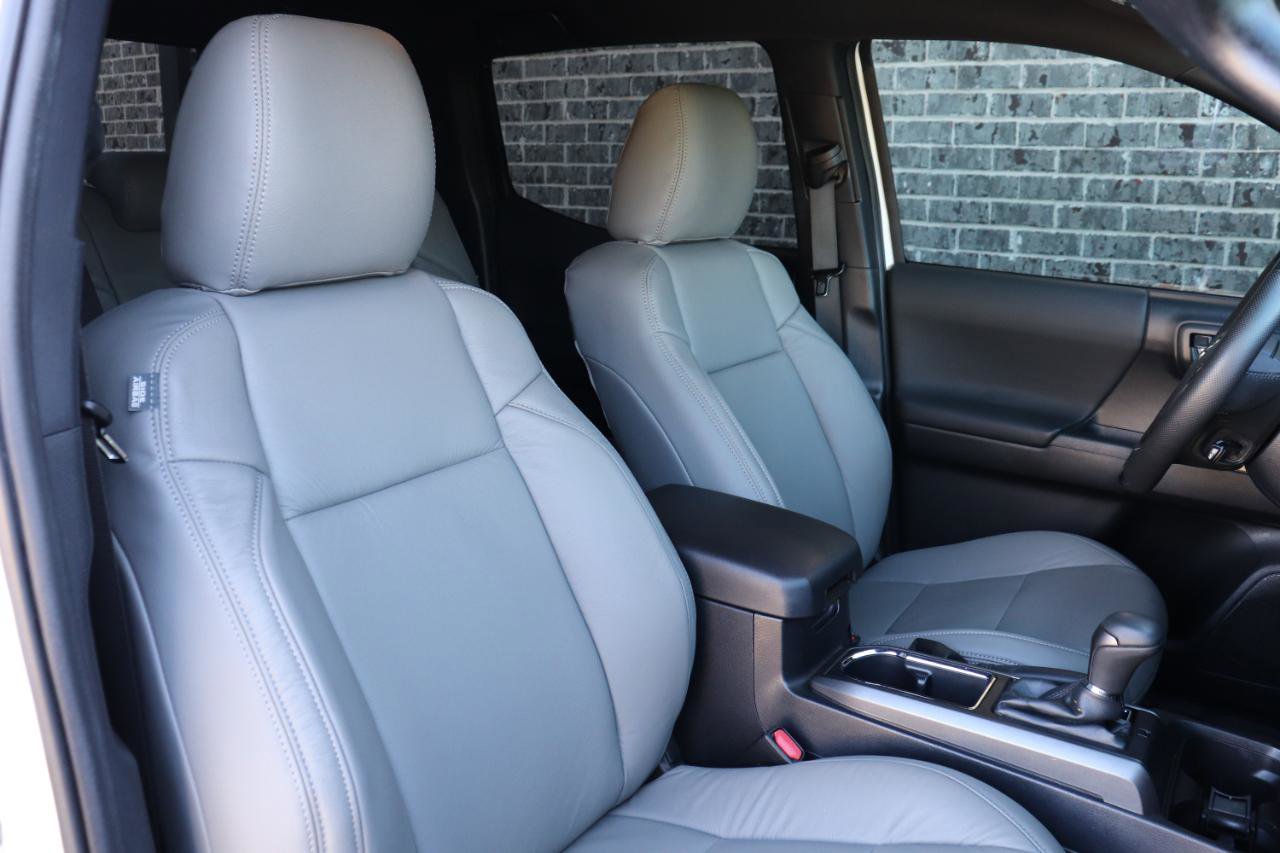 Used 2018 Toyota Tacoma TRD Sport image 28