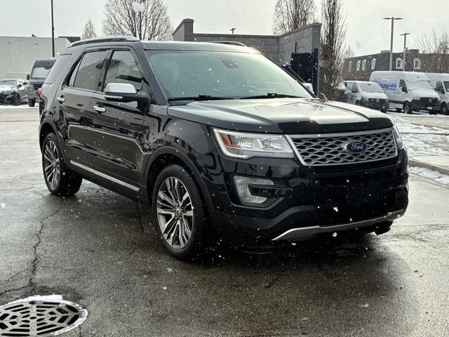 Used 2017 Ford Explorer Platinum image 3