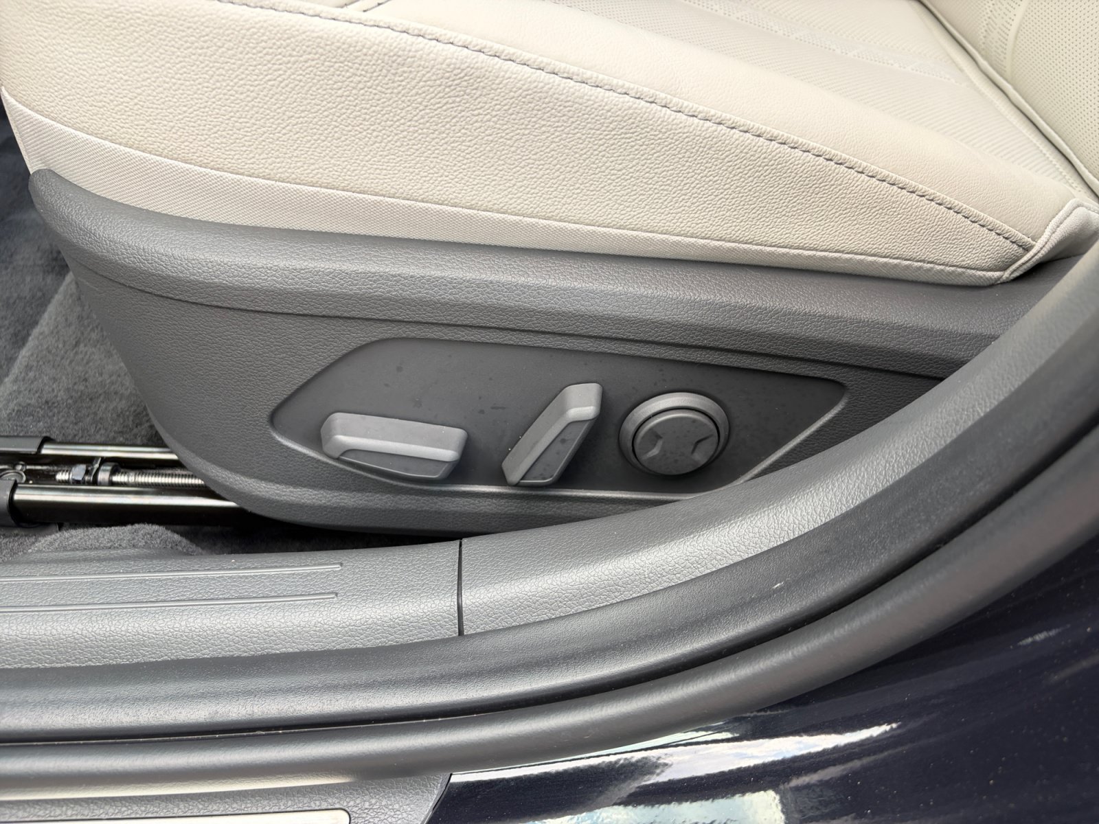 Used 2025 Hyundai Sonata Limited FWD image 15
