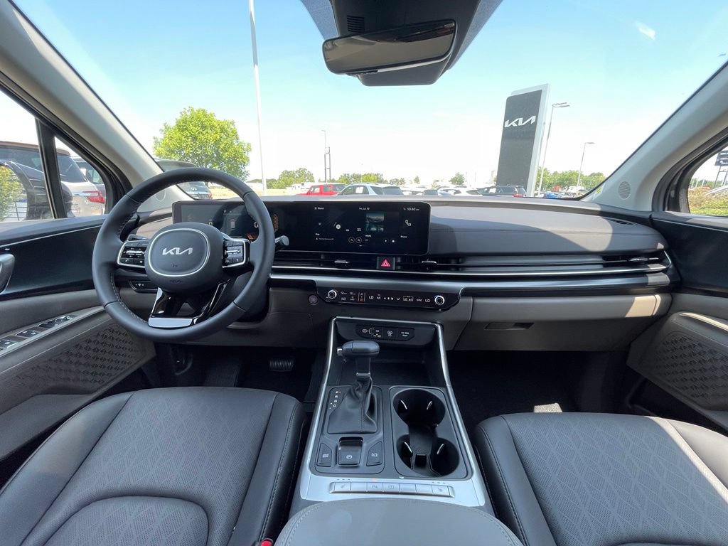 New 2026 Kia Carnival FWD image 29
