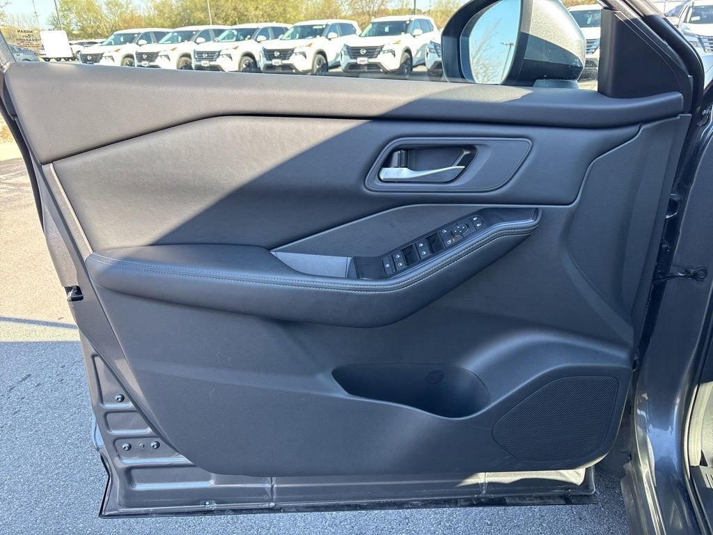 Certified 2026 Nissan Rogue SV AWD/4WD image 21